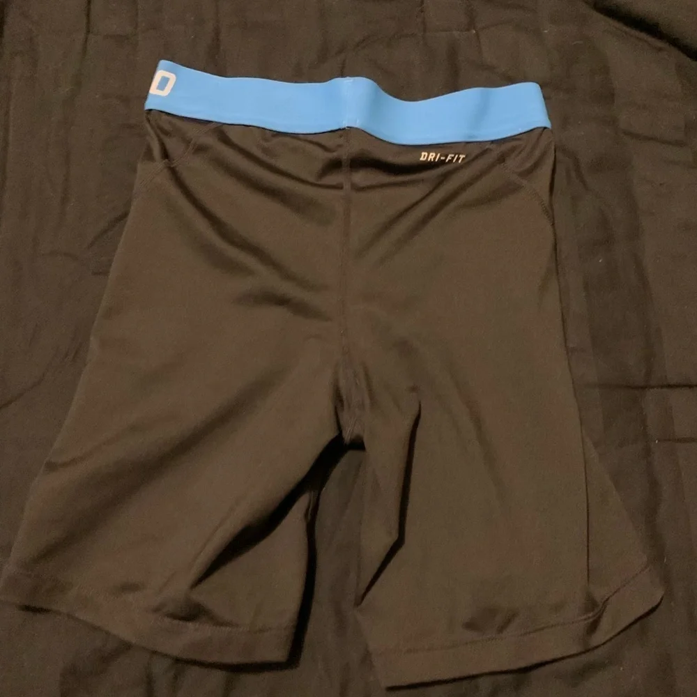 Nike Pro Women’s Size S Dri-Fit Spandex Compression Shorts 6” Inseam Black/Blue